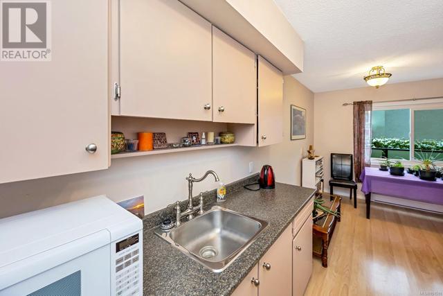 40 - 477 Lampson St, Condo with 3 bedrooms, 1 bathrooms and 1 parking in Esquimalt BC | Image 14