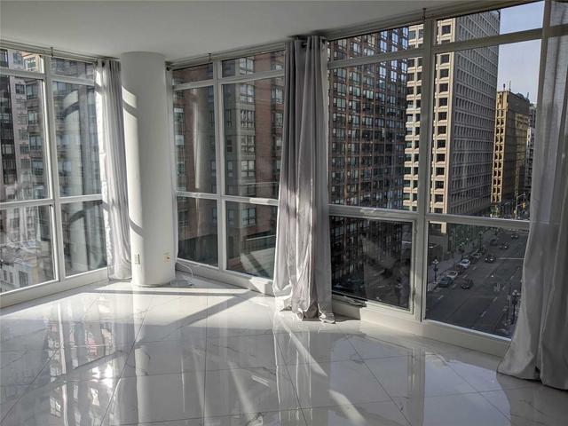 1004 - 1121 Bay St, Condo with 2 bedrooms, 2 bathrooms and 1 parking in Toronto ON | Image 3