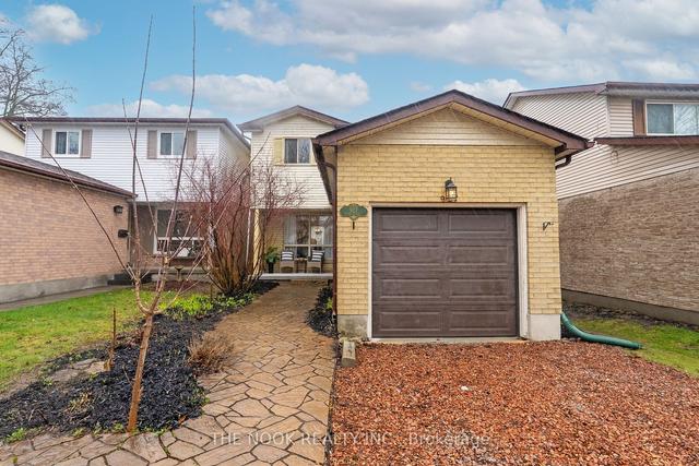 927 Traddles Ave, House detached with 3 bedrooms, 2 bathrooms and 2 parking in Oshawa ON | Image 1