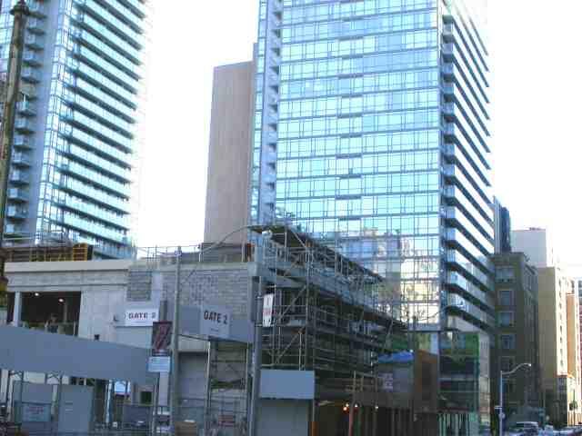 802 - 38 Grenville St, Condo with 1 bedrooms, 1 bathrooms and 1 parking in Toronto ON | Image 1
