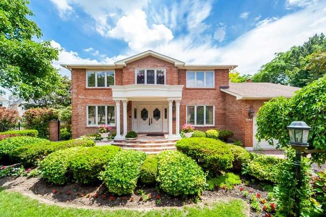 1146 Surrey Crt, House detached with 4 bedrooms, 5 bathrooms and 6 parking in Mississauga ON | Image 1