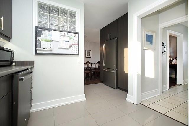 184 Cornelius Pkwy, House detached with 3 bedrooms, 2 bathrooms and 6 parking in Toronto ON | Image 2