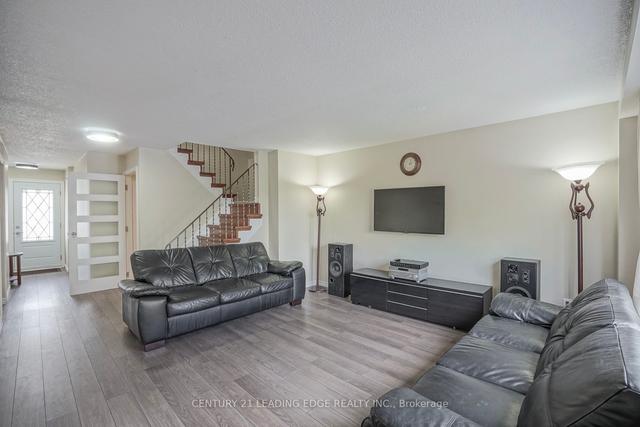 upper - 29 Junewood Cres, House detached with 4 bedrooms, 2 bathrooms and 1 parking in Brampton ON | Image 4