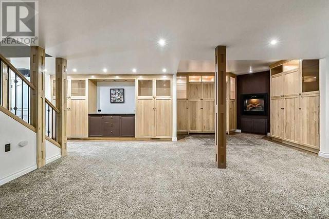 12940 Candle Crescent Sw, House detached with 4 bedrooms, 4 bathrooms and 6 parking in Calgary AB | Image 36