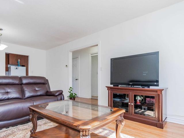 86 Morley Cres, Townhouse with 3 bedrooms, 2 bathrooms and 2 parking in Brampton ON | Image 28