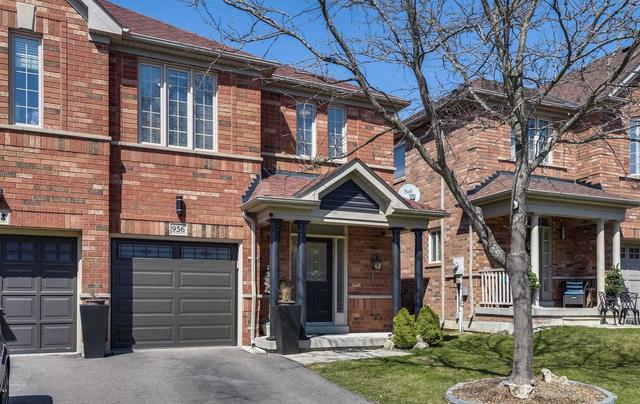 956 Oaktree Cres, House semidetached with 3 bedrooms, 4 bathrooms and 3 parking in Newmarket ON | Image 23