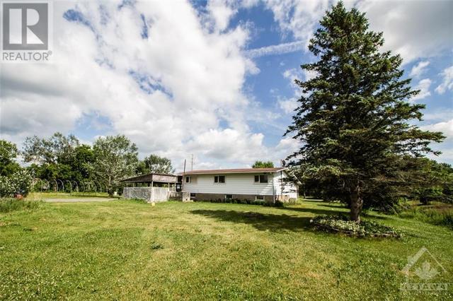 8941 Mitch Owens Road, House detached with 4 bedrooms, 1 bathrooms and 15 parking in Ottawa ON | Image 16