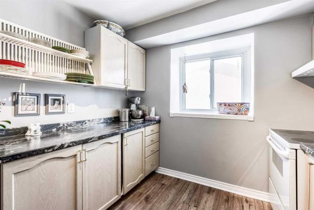 20 Moregate Cres, Townhouse with 3 bedrooms, 2 bathrooms and 1 parking in Brampton ON | Image 9