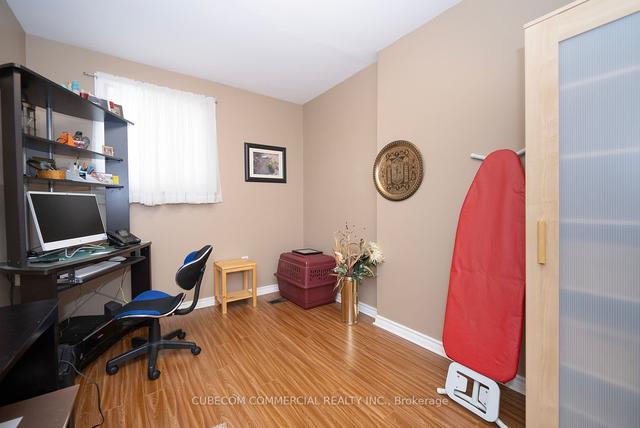 13 - 100 Quigley Rd N, Townhouse with 3 bedrooms, 2 bathrooms and 2 parking in Hamilton ON | Image 6