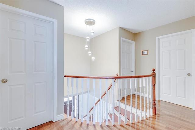 2709 Harewood Court, House detached with 4 bedrooms, 2 bathrooms and 5 parking in Oakville ON | Image 17