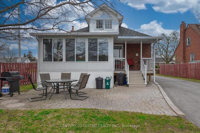 115 Jones Ave, House detached with 2 bedrooms, 2 bathrooms and 8 parking in Oshawa ON | Image 33
