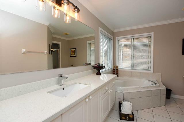 22 Binnery Dr, House detached with 4 bedrooms, 4 bathrooms and 7 parking in Brampton ON | Image 15