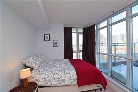 1102 - 15 Iceboat Terr, Condo with 1 bedrooms, 1 bathrooms and 1 parking in Toronto ON | Image 7