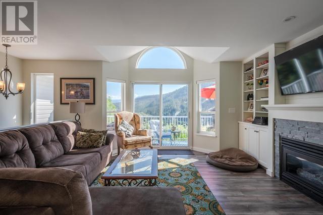 107 Uplands Drive, House detached with 5 bedrooms, 3 bathrooms and 2 parking in Okanagan Similkameen I BC | Image 7