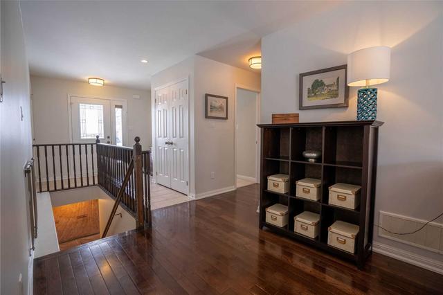11 - 318 Little Ave, Condo with 2 bedrooms, 2 bathrooms and 2 parking in Barrie ON | Image 3