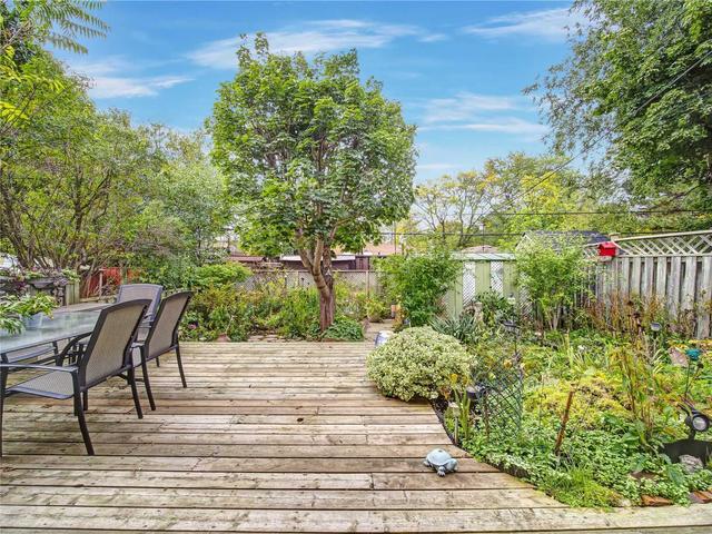 152 Fenside Dr, House semidetached with 3 bedrooms, 2 bathrooms and 5 parking in Toronto ON | Image 27