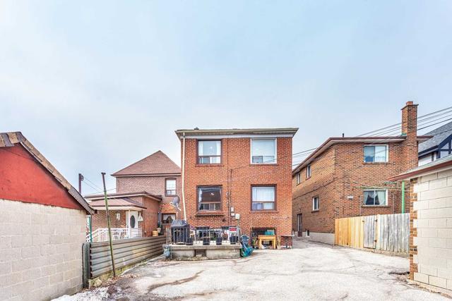 367 Winona Dr, House detached with 6 bedrooms, 3 bathrooms and 4 parking in Toronto ON | Image 7