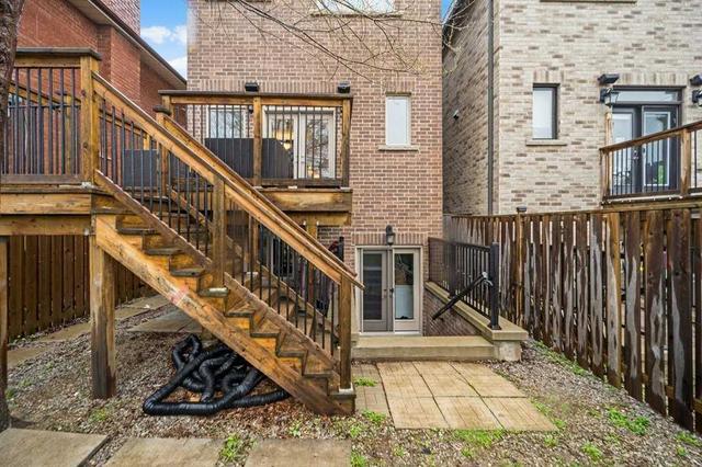 973b Glencairn Ave, House detached with 3 bedrooms, 4 bathrooms and 2 parking in Toronto ON | Image 25