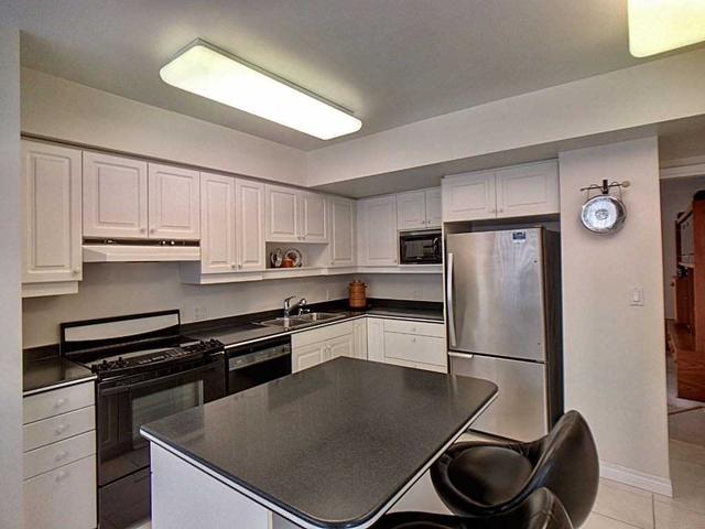 306 - 77 Governor's Rd, Condo with 2 bedrooms, 2 bathrooms and 0 parking in Hamilton ON | Image 2