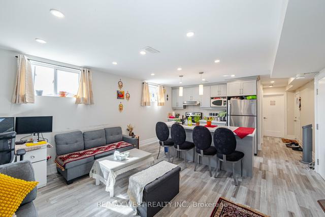 2 Delbasso Crt, House detached with 3 bedrooms, 4 bathrooms and 6 parking in Toronto ON | Image 19