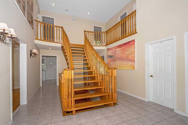 17 Derby Rd, House detached with 4 bedrooms, 4 bathrooms and 4 parking in Brampton ON | Image 3