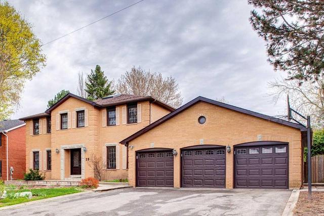 29 Rae Cres, House detached with 4 bedrooms, 5 bathrooms and 6 parking in Markham ON | Image 1