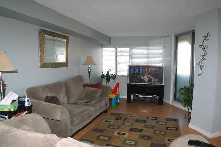1406 - 50 Elm Dr E, Condo with 3 bedrooms, 2 bathrooms and 2 parking in Mississauga ON | Image 3