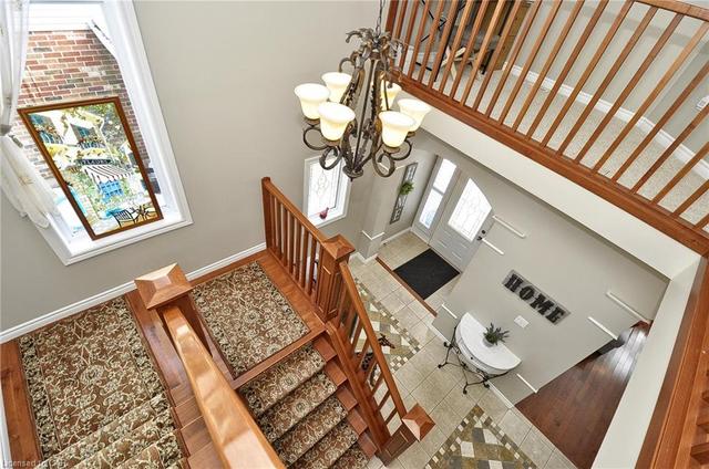 28 Charleswood Court, House detached with 4 bedrooms, 3 bathrooms and 5 parking in Cambridge ON | Image 23