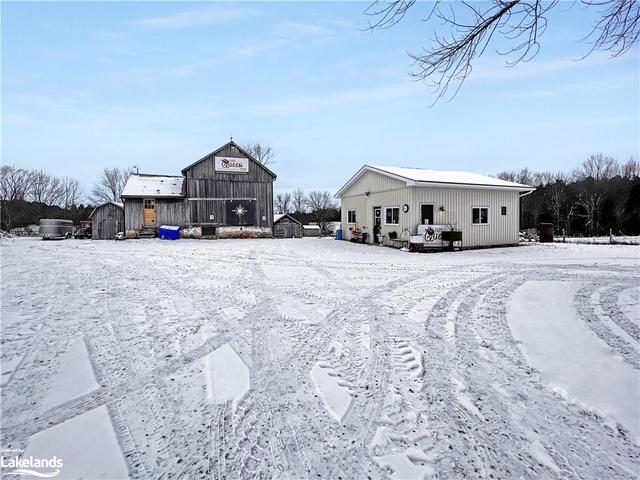 316743 Highway 6, House detached with 3 bedrooms, 1 bathrooms and null parking in Chatsworth ON | Image 12