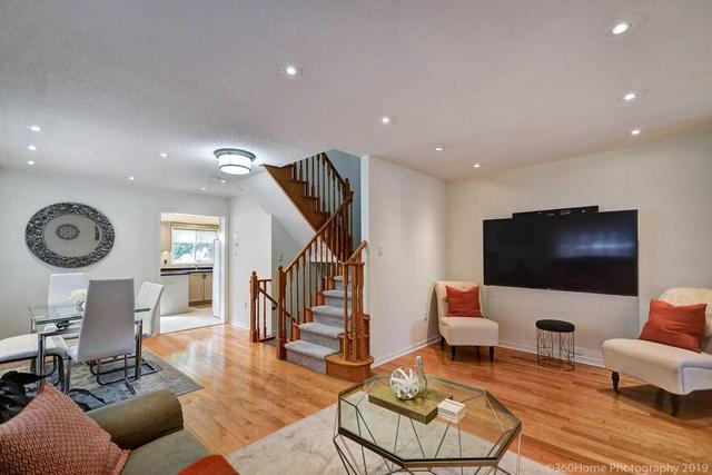 135 Novella Rd, House attached with 3 bedrooms, 3 bathrooms and 2 parking in Vaughan ON | Image 7