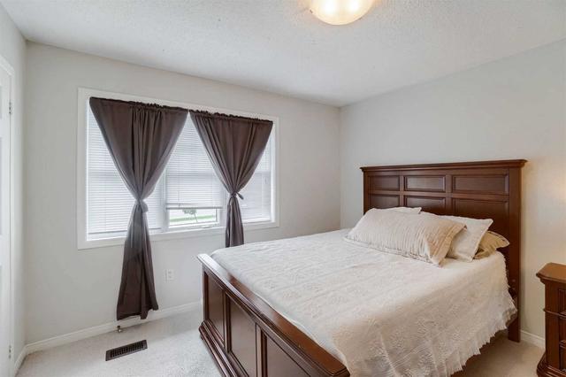 406 Laundon Terr, House attached with 3 bedrooms, 3 bathrooms and 3 parking in Milton ON | Image 13