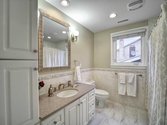 36 Butterfield Dr, House detached with 5 bedrooms, 4 bathrooms and 6 parking in Toronto ON | Image 7