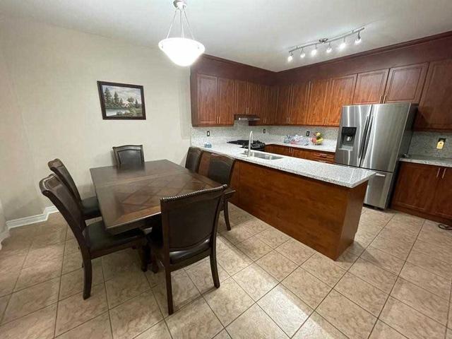 28 Tatra Cres, House detached with 4 bedrooms, 5 bathrooms and 6 parking in Brampton ON | Image 16