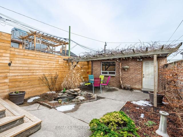 185 Emerson Ave, House detached with 3 bedrooms, 3 bathrooms and 2 parking in Toronto ON | Image 31