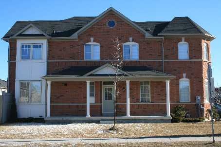 41 Frostbite Lane, House attached with 3 bedrooms, 3 bathrooms and 2 parking in Brampton ON | Image 1