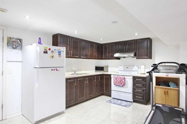 60 Runnymede Cres, House detached with 5 bedrooms, 6 bathrooms and 6 parking in Brampton ON | Image 17