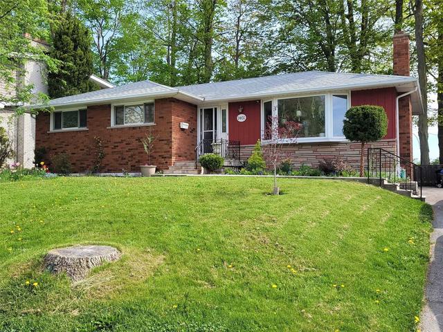1461 Moss Glen Rd, House detached with 3 bedrooms, 2 bathrooms and 3 parking in Burlington ON | Card Image