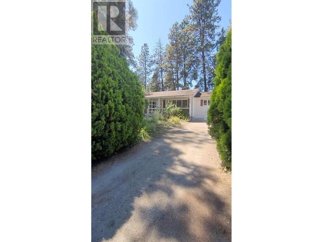240 Pemberton Road, House detached with 4 bedrooms, 2 bathrooms and null parking in Kelowna BC | Image 8