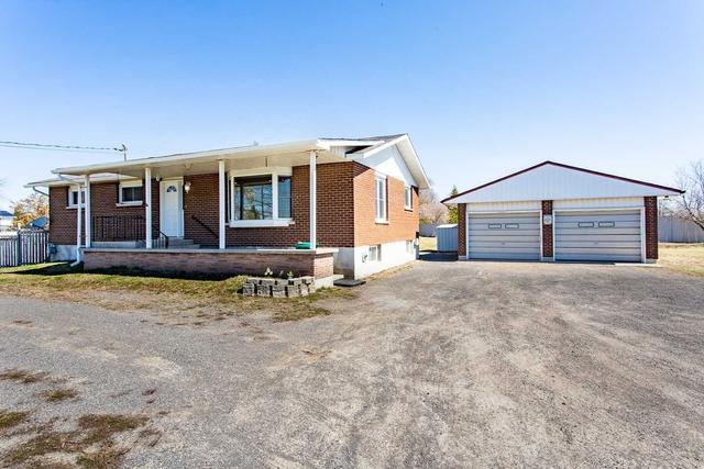 78 Whites Rd, House detached with 3 bedrooms, 2 bathrooms and 12 parking in Quinte West ON | Image 1
