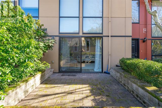 112 - 880 Short St, Condo with 2 bedrooms, 2 bathrooms and 1 parking in Saanich BC | Image 29