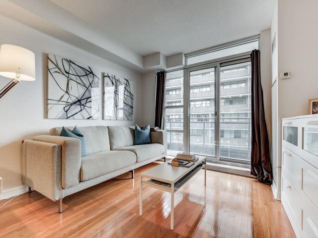 1302 - 736 Spadina Ave, Condo with 1 bedrooms, 1 bathrooms and null parking in Toronto ON | Image 5