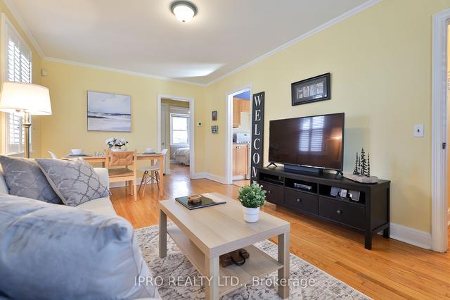 126 Hillside Ave, House detached with 2 bedrooms, 1 bathrooms and 2 parking in Toronto ON | Image 27