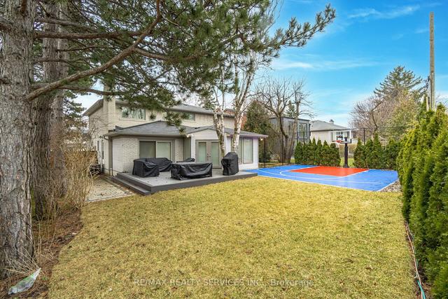 44 Montressor Dr, House detached with 4 bedrooms, 4 bathrooms and 4 parking in Toronto ON | Image 32
