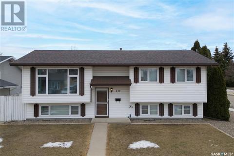 447 Manning Lane, House detached with 5 bedrooms, 2 bathrooms and null parking in Saskatoon SK | Card Image