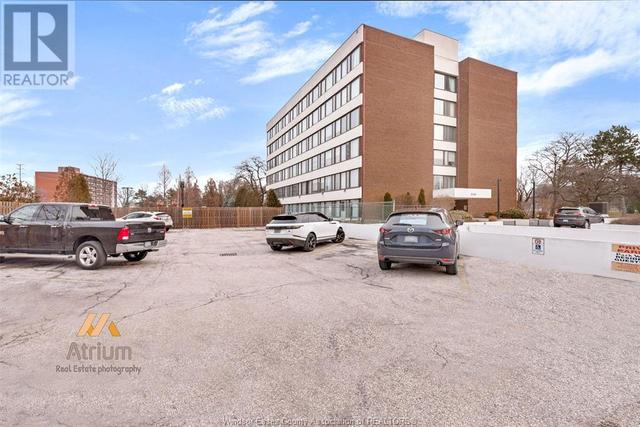 303 - 2144 Pelissier Street, Condo with 2 bedrooms, 2 bathrooms and null parking in Windsor ON | Image 4