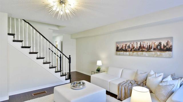 87 Wilkes Cres, House attached with 3 bedrooms, 4 bathrooms and 3 parking in Toronto ON | Image 3