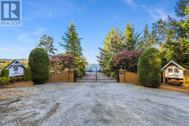 3218 Andres Rd, House detached with 5 bedrooms, 6 bathrooms and 6 parking in Nanaimo C BC | Image 40
