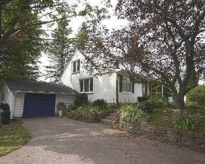 77 Bond St E, House detached with 3 bedrooms, 2 bathrooms and 6 parking in Kawartha Lakes ON | Image 3