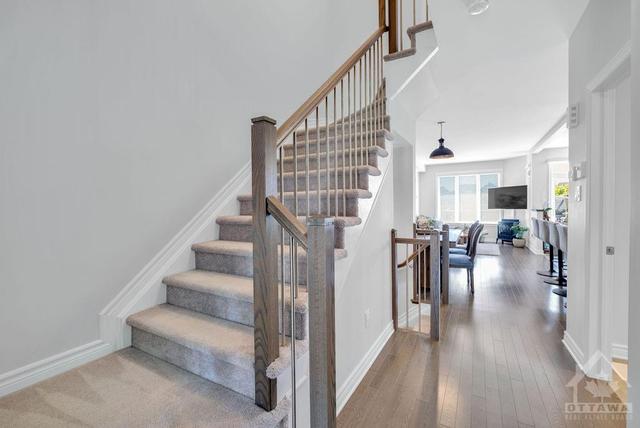 449 Fernside Street, Townhouse with 3 bedrooms, 3 bathrooms and 3 parking in Ottawa ON | Image 4