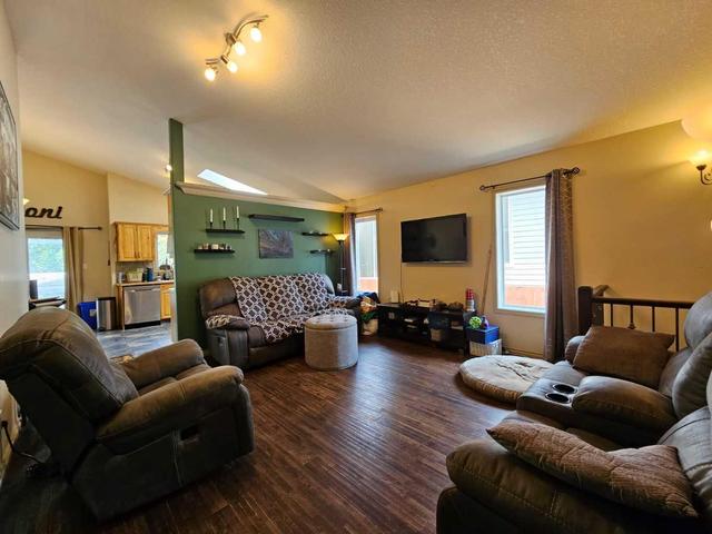 83 Kodiak Boulevard N, House detached with 4 bedrooms, 3 bathrooms and 4 parking in Lethbridge AB | Image 5